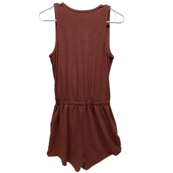 Old Navy Active Jumper Women's Small Maroon Sleeveless Breathe On V-Neck Top EUC - Picture 7 of 10